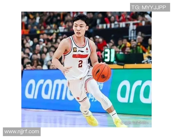 徐杰：从青涩少年到篮球场上的闪耀明星之路